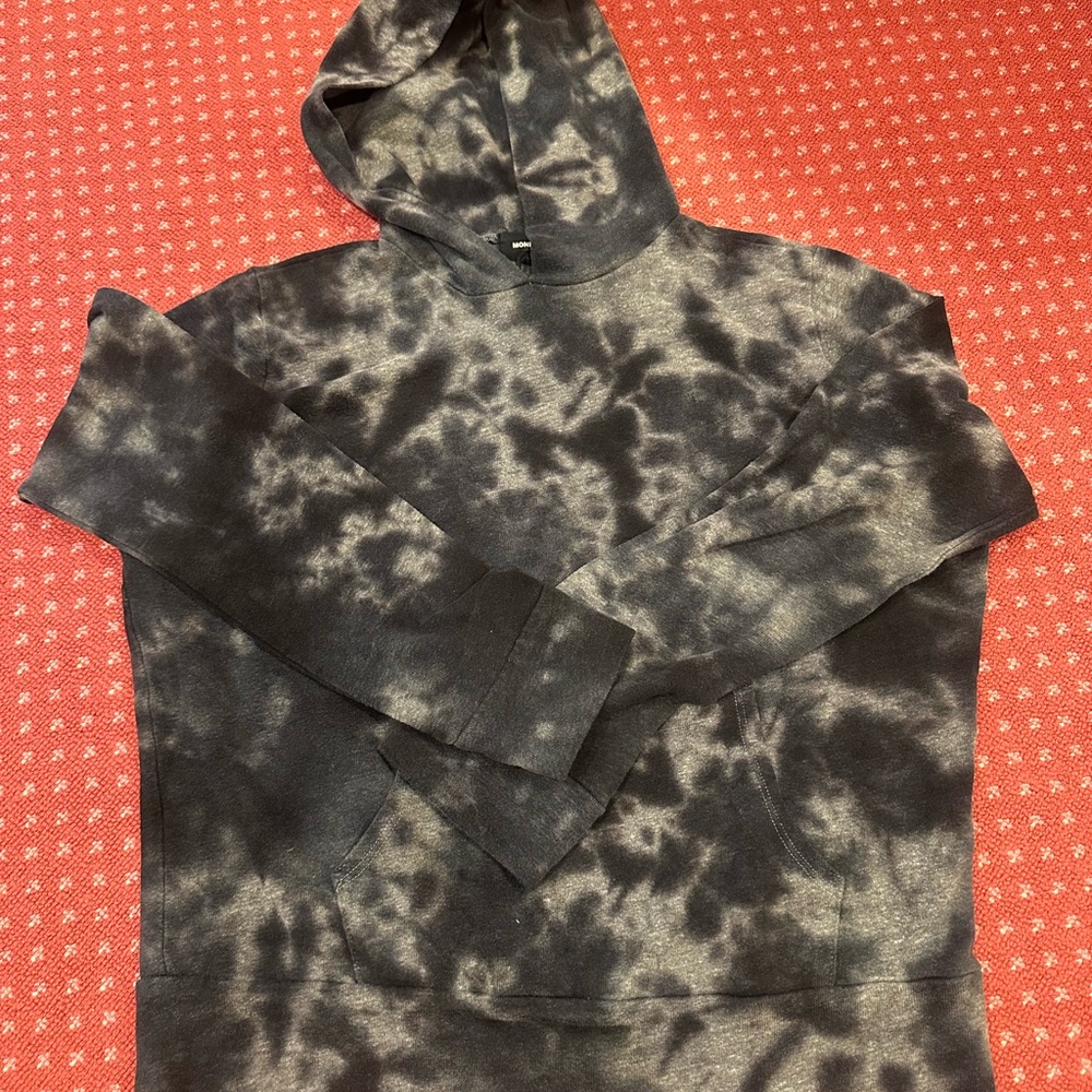 Monrow Black and Gray Sweatshirt with Distressed Pattern